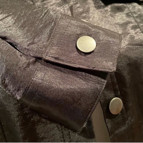 Urban outfitters Chic cropped black button front satin contemporary jacket small - Picture 7 of 10